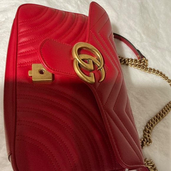 GUCCI MARMONT RED LEATHER SHOULDER/CROSSBODY BAG - Picture 4 of 16